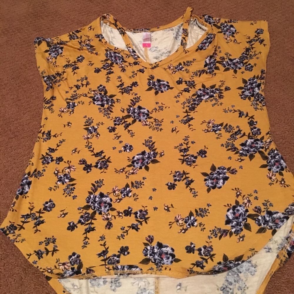 Super cute soft tee
